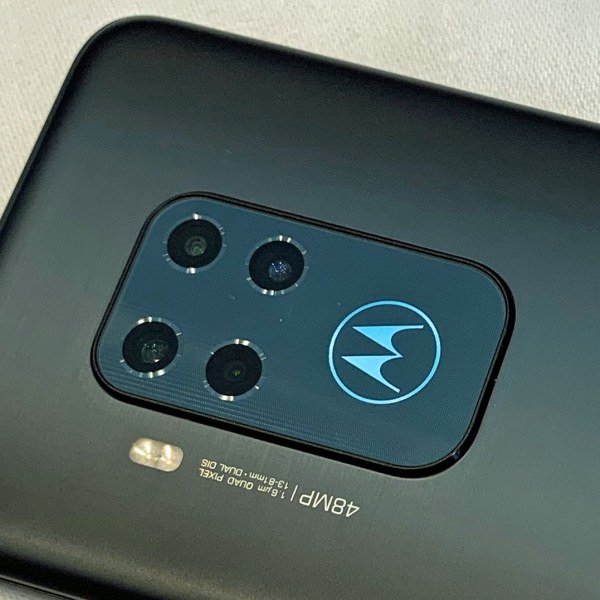 سعر ومواصفات Motorola Moto One Macro